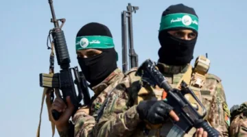 مصدر فلسطيني: الاتفاق الجديد من الوسطاء بشأن الهدنة في غزة يشمل انسحابًا جزئيًا من إسرائيل، وحماس وافقت على صفقة جزئية تشمل إطلاق 10 محتجزين مقابل هدنة تستمر 70 يومًا.