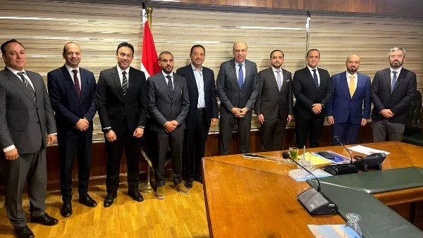 مصر تبحث مع شركة Space42 استخدام حلول الذكاء الاصطناعي في مراقبة الأجواء