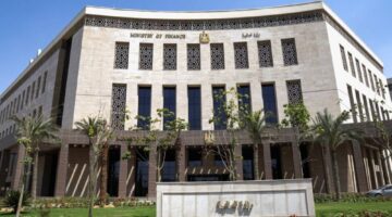 مصر تعتزم إصدار أدوات دين محلية بنحو 2.1 تريليون جنيه في 3 أشهر