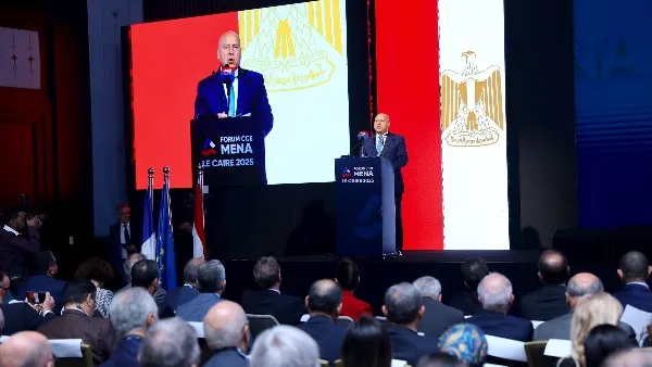 مصر وفرنسا تعززان الشراكة الاستراتيجية بدعم الاستثمار والتعاون في مشروعات النقل والصناعة