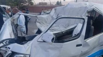 مصرع وإصابة 15 فردًا في حادث تصادم بين شاحنة وميكروباص في البحيرة
