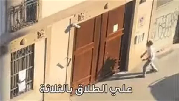 مصري في إيطاليا يقوم بطرد زوجته إلى الشارع ويصبح حديث الجميع.