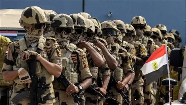 «مصطفى بكري» لرجل أعمال شهير: الجيش المصري يقدم تضحيات بالدم وأنت تربح المليارات