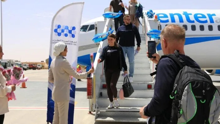 مطار الغردقة الدولي يintroduع خدمة جديدة لذوي الاحتياجات الخاصة.. خطوة لتوسيع التجربة في جميع المطارات المصرية مطار الغردقة الدولي يintroduع خدمة جديدة لذوي الاحتياجات الخاصة.. خطوة لتوسيع التجربة في جميع المطارات المصرية