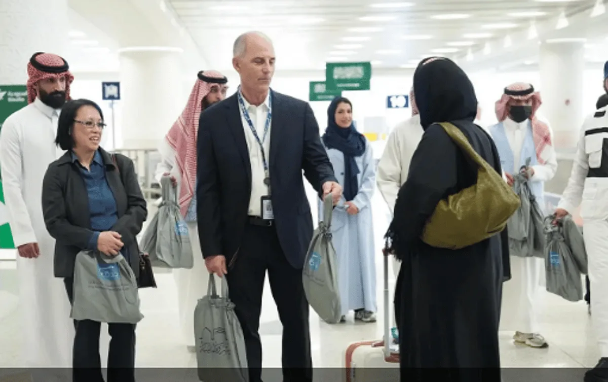 مطار الملك عبدالعزيز الدولي في جدة يستقبل أولى رحلات الحجاج القادمين من المملكة المتحدة مطار الملك عبدالعزيز الدولي في جدة يستقبل أولى رحلات الحجاج القادمين من المملكة المتحدة