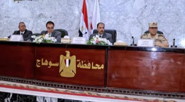 محافظ سوهاج يناقش التحضيرات لعيد الأضحى ويستعرض القضايا الخدمية التي تهم السكان