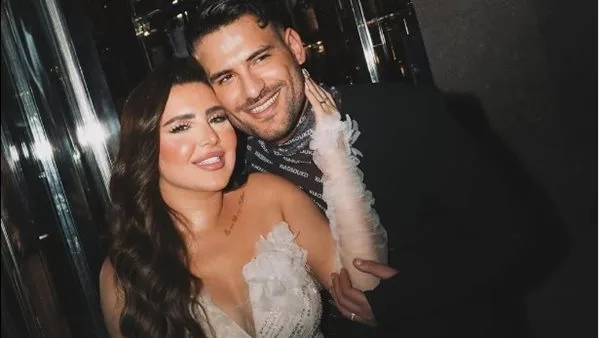 مطرب المهرجانات مسلم يتحدث عن عدم حضور شقيقته حفل زفافه وانتقاداتها لزوجته مطرب المهرجانات مسلم يتحدث عن عدم حضور شقيقته حفل زفافه وانتقاداتها لزوجته