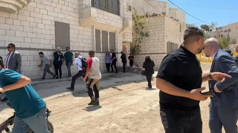 مظاهرات عالمية إثر إطلاق جنود إسرائيليين النار على دبلوماسيين في الضفة الغربية مظاهرات عالمية إثر إطلاق جنود إسرائيليين النار على دبلوماسيين في الضفة الغربية