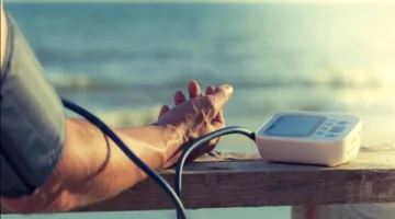 مع تزايد درجات الحرارة في الصيف.. ما طرق الحفاظ على ضغط الدم في مستواه الطبيعي؟