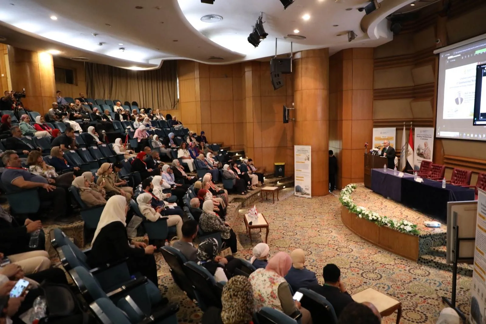 معلومات عن المؤتمر الدولي الأول للتمريض حول “أورام الأطفال” في عصر الذكاء الاصطناعي معلومات عن المؤتمر الدولي الأول للتمريض حول “أورام الأطفال” في عصر الذكاء الاصطناعي