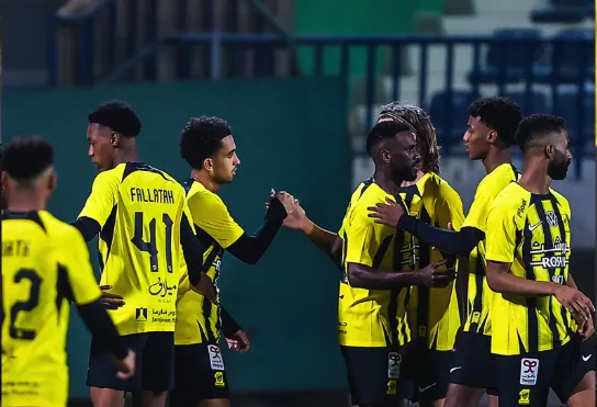 اتحاد جدة ينهي النصف الأول متفوقاً على الرائد ويقترب من الفوز باللقب اتحاد جدة ينهي النصف الأول متفوقاً على الرائد ويقترب من الفوز باللقب