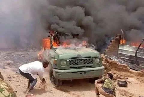 مقتل 14 سودانيا من عائلة واحدة في قصف للدعم السريع على مخيم للنازحين في دارفور