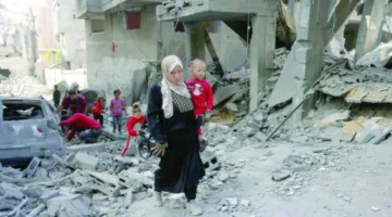 مقتل 52 فلسطينيًا في غارات على غزة وتحذير إسرائيلي بإخلاء 14 حيًا في شمال القطاع