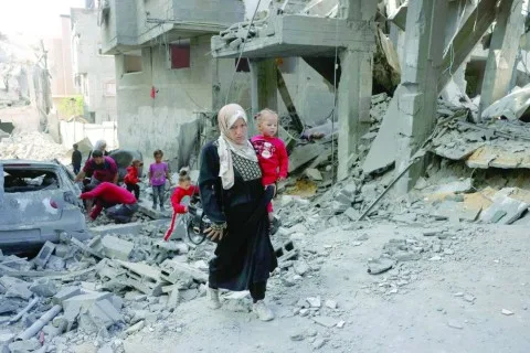 مقتل 52 فلسطينيًا في غارات على غزة وتحذير إسرائيلي بإخلاء 14 حيًا في شمال القطاع مقتل 52 فلسطينيًا في غارات على غزة وتحذير إسرائيلي بإخلاء 14 حيًا في شمال القطاع