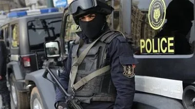 مقتل ثلاثة أشخاص خلال تبادل لإطلاق النار مع قوات الشرطة في منطقتين. مقتل ثلاثة أشخاص خلال تبادل لإطلاق النار مع قوات الشرطة في منطقتين.