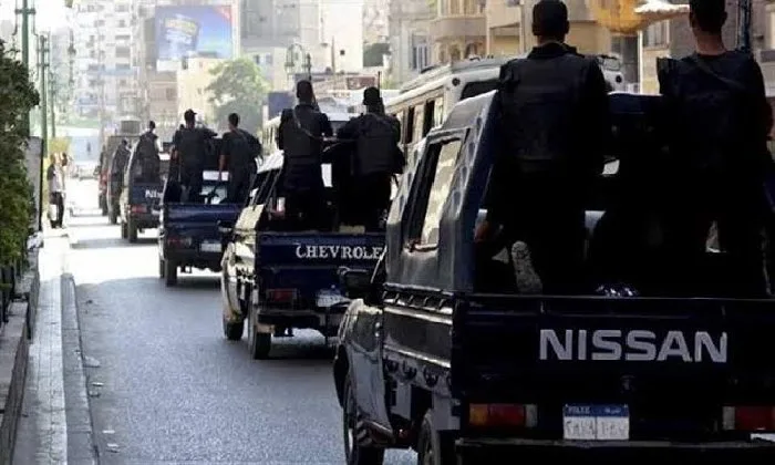 مقتل عنصرين إجراميين خطيرين بعد قيامهما بقتل شاب في الشرقية مقتل عنصرين إجراميين خطيرين بعد قيامهما بقتل شاب في الشرقية