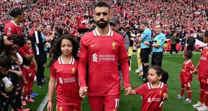 مكة وكيان يتألقان في حفل تتويج محمد صلاح بلقب الدوري الإنجليزي «فيديو» مكة وكيان يتألقان في حفل تتويج محمد صلاح بلقب الدوري الإنجليزي «فيديو»