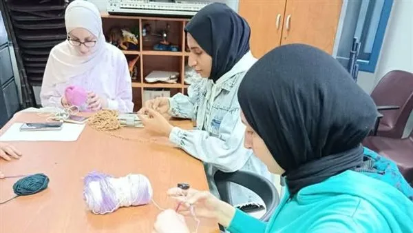 مكتبة الزقازيق المتنقلة تواصل أنشطتها لنشر الثقافة وتنمية المهارات بين الطلاب