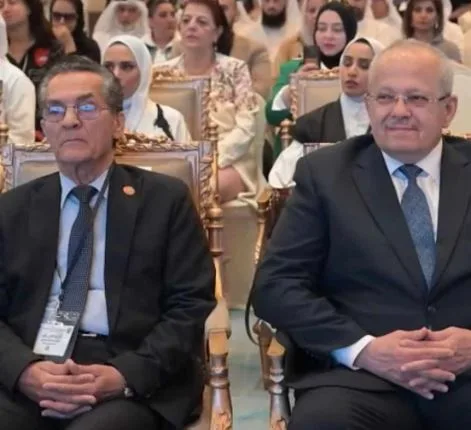 رئيس جامعة القاهرة السابق يقترح فرض حظر مؤقت على تعديلات الجينوم الموروثة رئيس جامعة القاهرة السابق يقترح فرض حظر مؤقت على تعديلات الجينوم الموروثة