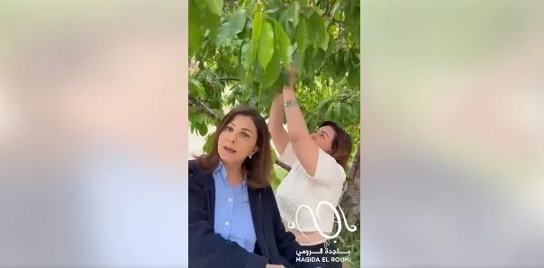 إلهام شاهين تمزح مع ماجدة الرومي: أخذت الكرز لكنها أكلته!