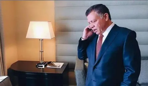 ملك الأردن يتصل بطاهر المصري للاطمئنان على صحته. ملك الأردن يتصل بطاهر المصري للاطمئنان على صحته.