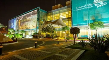 مليون ريال عقوبة على التراخيص السياحية