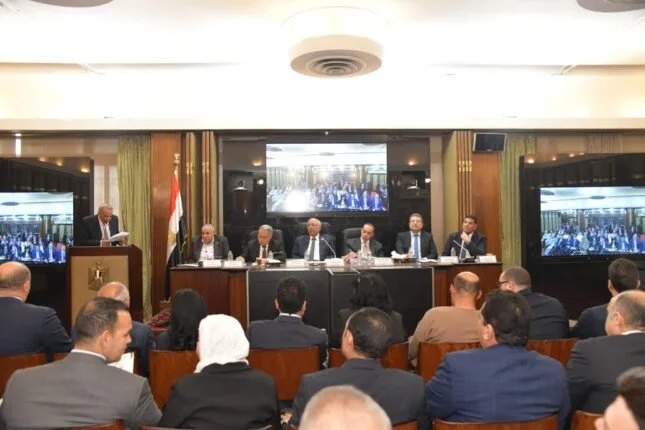 ممثل ائتلاف ملاك الإيجار القديم.. تحملنا قهر 40 سنة لماذا نتحمل 5 سنوات إضافية؟ ممثل ائتلاف ملاك الإيجار القديم.. تحملنا قهر 40 سنة لماذا نتحمل 5 سنوات إضافية؟