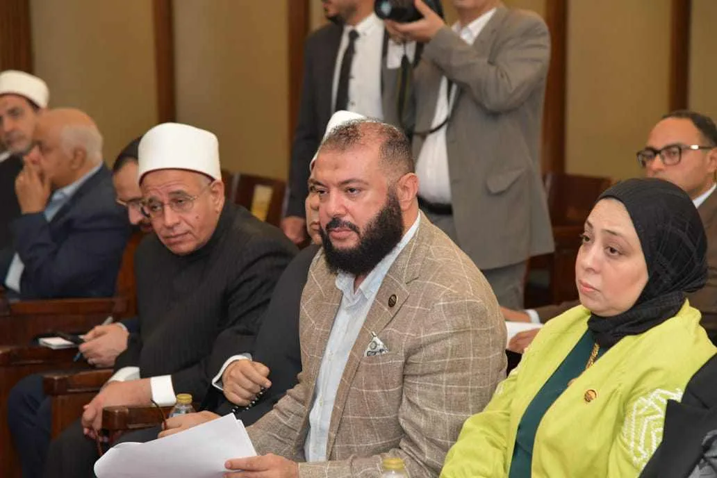 ممثل حزب النور يتراجع عن موقفه تجاه مشروع تنظيم الفتوى ويعتذر للجنة الدينية لهذا السبب