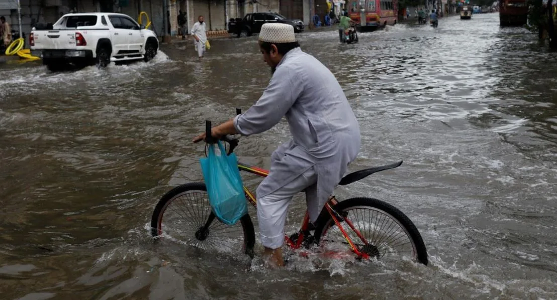 مقتل 14 فرداً وإصابة أكثر من 50 آخرين نتيجة الظروف الجوية السيئة في باكستان مقتل 14 فرداً وإصابة أكثر من 50 آخرين نتيجة الظروف الجوية السيئة في باكستان