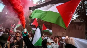 دراما ليلة يوروفيجن: مواجهات بين الشرطة ومتظاهرين دعمًا لفلسطين بسبب مغنية إسرائيلية