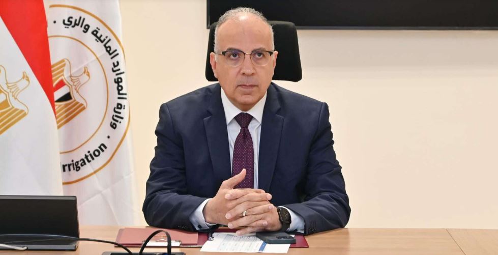 وزير الري يبحث موقف المزارع التجريبية الخمس في مشروع الإدارة الذكية للموارد المائية