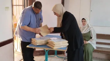 من غرفة العمليات.. استلام أوراق امتحانات نهاية العام في مدارس دمياط