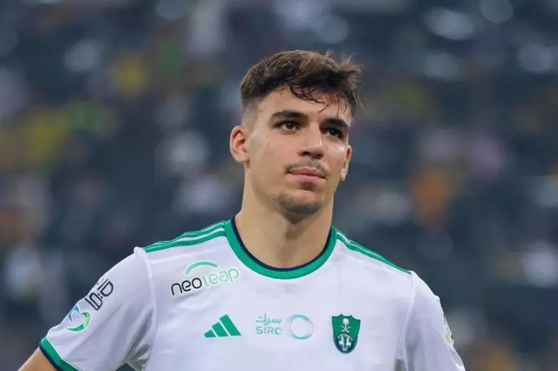 منافس الأهلي.. تقارير: بورتو ينجح في التعاقد مع فيجا