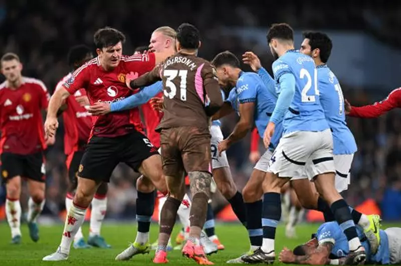 منافسة بين فريقي مانشستر للاستحواذ على نجم الأرجنتين منافسة بين فريقي مانشستر للاستحواذ على نجم الأرجنتين