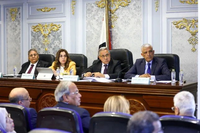 «منال عوض»: 4.3 مليار جنيه إجمالي موازنة الوزارة بزيادة 525 مليون جنيه عن العام الماضي «منال عوض»: 4.3 مليار جنيه إجمالي موازنة الوزارة بزيادة 525 مليون جنيه عن العام الماضي