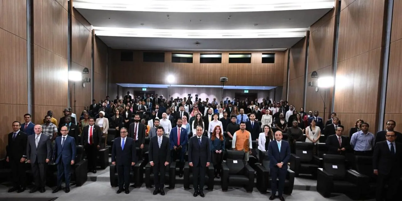 منتدى ناصر الدولي يقيم يوماً دبلوماسياً للمتواجدين بحضور وزير الخارجية في العاصمة الإدارية. منتدى ناصر الدولي يقيم يوماً دبلوماسياً للمتواجدين بحضور وزير الخارجية في العاصمة الإدارية.