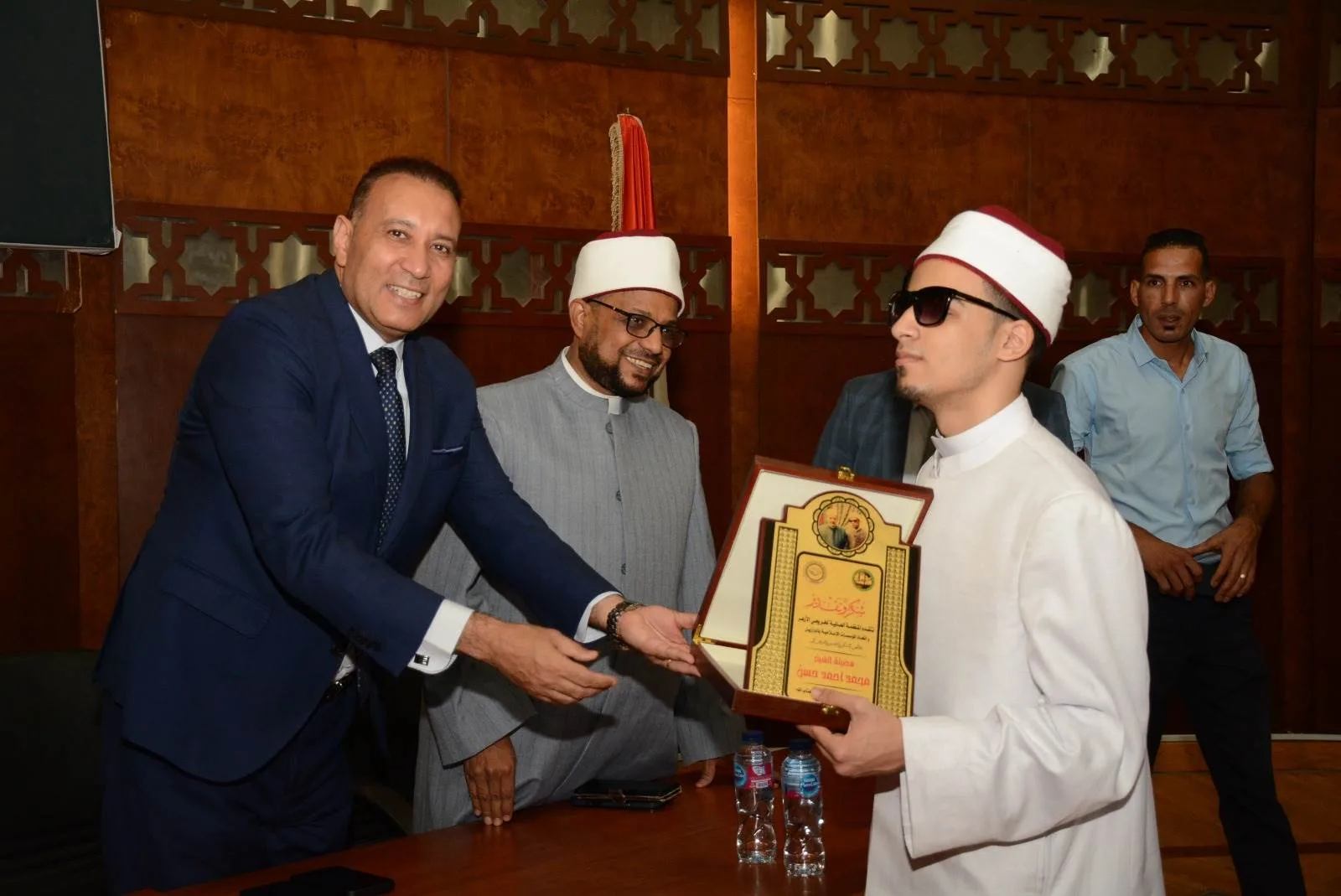 منظمة خريجي الأزهر تكرم الفائزين في المسابقة الدولية للقرآن الكريم بالتعاون مع اتحاد المؤسسات الإسلامية في البرازيل منظمة خريجي الأزهر تكرم الفائزين في المسابقة الدولية للقرآن الكريم بالتعاون مع اتحاد المؤسسات الإسلامية في البرازيل