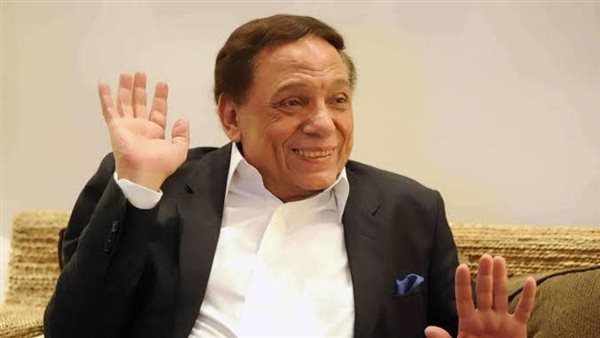 منع التصوير وعدد مقتصر بناءً على طلبه.. تفاصيل احتفالية الزعيم عادل إمام بعيد ميلاده في منزله
