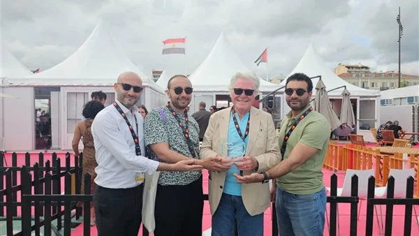 مهرجان القاهرة السينمائي الدولي يحصل على جائزة أفضل عرض في مهرجان كان مهرجان القاهرة السينمائي الدولي يحصل على جائزة أفضل عرض في مهرجان كان