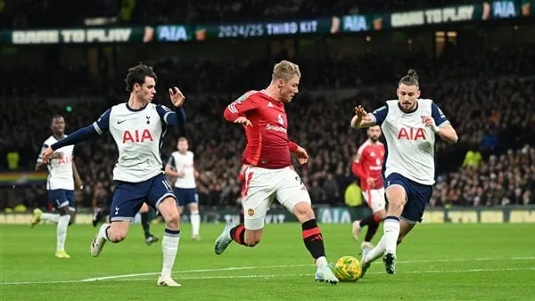 مواجهة إنجليزية بين مانشستر يونايتد وتوتنهام على بطولة الدوري الأوروبي مواجهة إنجليزية بين مانشستر يونايتد وتوتنهام على بطولة الدوري الأوروبي