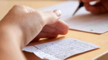 مواقع الغش الإلكتروني تكشف عن أسئلة امتحان اللغة العربية للشهادة الإعدادية 2025