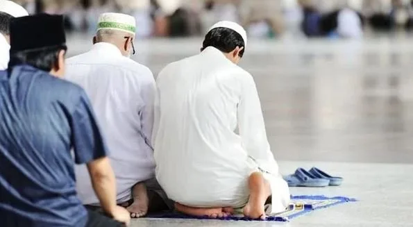 مواقيت الصلاة اليوم الخميس 8 مايو 2025 بالقاهرة والمحافظات