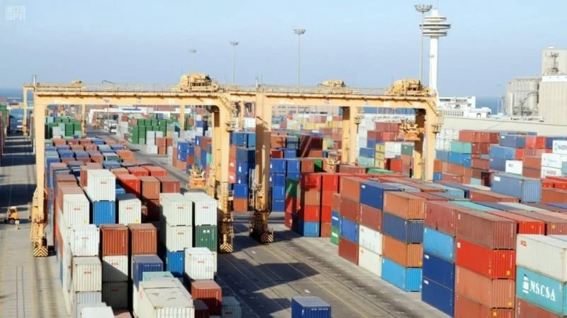 “موانئ” تحث المستوردين سرعة إخراج الشاحنات من ميناء الملك عبد العزيز بالدمام “موانئ” تحث المستوردين سرعة إخراج الشاحنات من ميناء الملك عبد العزيز بالدمام