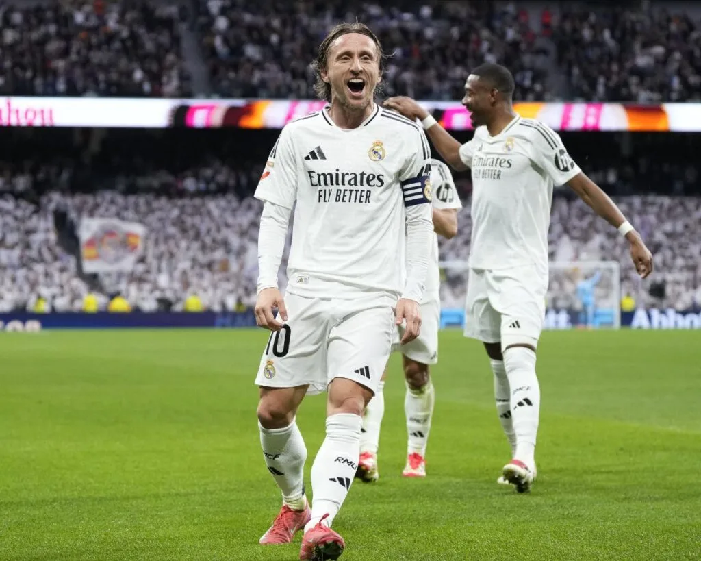 مودريتش يحدد موعد اعتزاله رسميًا مودريتش يحدد موعد اعتزاله رسميًا