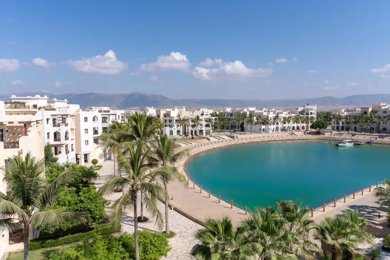 “مورية” تبرز التزامها بالتنمية المستدامة وتعزيز مكانة سلطنة عُمان في مجالي السياحة والعقارات. “مورية” تبرز التزامها بالتنمية المستدامة وتعزيز مكانة سلطنة عُمان في مجالي السياحة والعقارات.