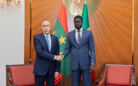 موريتانيا والسنغال تعلنان انطلاق تصدير الشحنات الأولى من حقل الغاز المشترك موريتانيا والسنغال تعلنان انطلاق تصدير الشحنات الأولى من حقل الغاز المشترك