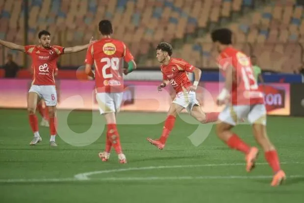 ريفييرو يواجه أزمة في طاقم المساعدين بالأهلي.. واتجاه لتعيين ثنائي مصري ريفييرو يواجه أزمة في طاقم المساعدين بالأهلي.. واتجاه لتعيين ثنائي مصري