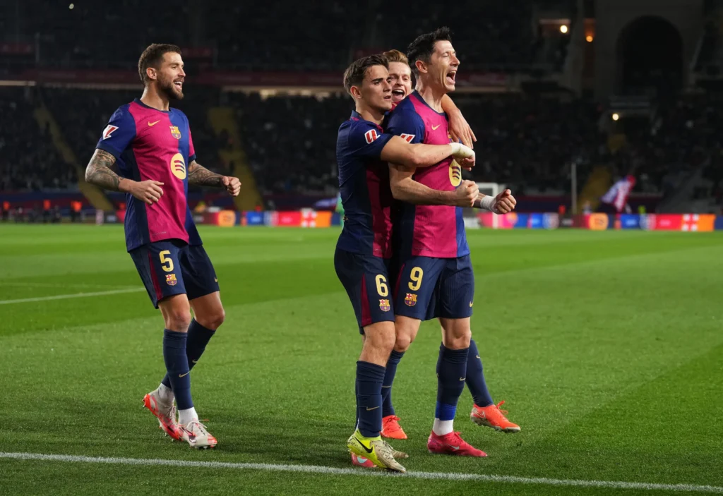موقف ليفاندوفسكي وبالدي من المشاركة مع برشلونة ضد إنتر ميلان في مباراة الإياب