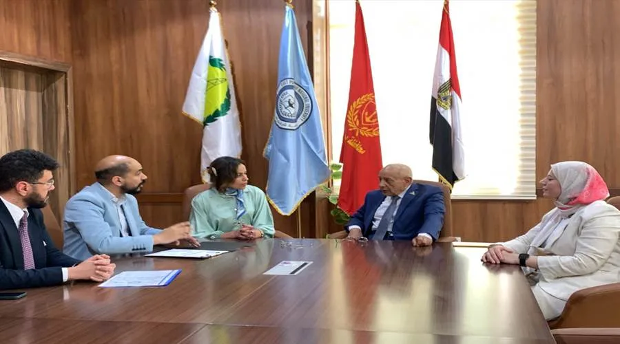 مي الدراوي، المعروفة بلقب ‘سيدة اللافندر’، توقع اتفاق تعاون مع جامعة شرق بورسعيد الأهلية مي الدراوي، المعروفة بلقب ‘سيدة اللافندر’، توقع اتفاق تعاون مع جامعة شرق بورسعيد الأهلية