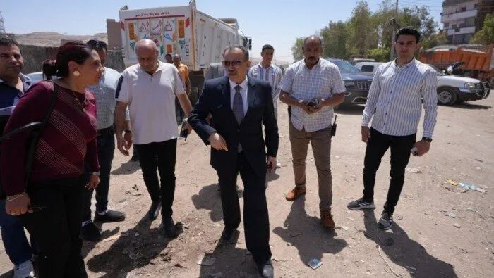 مياه أسيوط تستبدل خط طرد الصرف الصحي المتكرر الأعطال بمحطة البركة